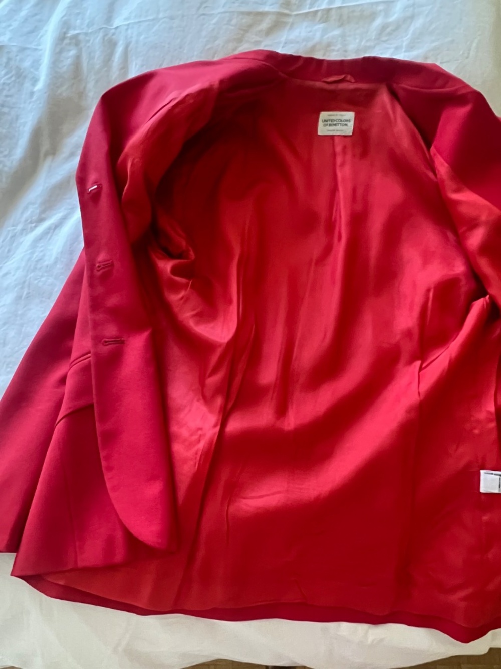 Red suit - Picture 3 of 6